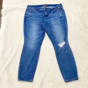 Torrid Boyfriend Skinny Mid-Rise Medium Wash